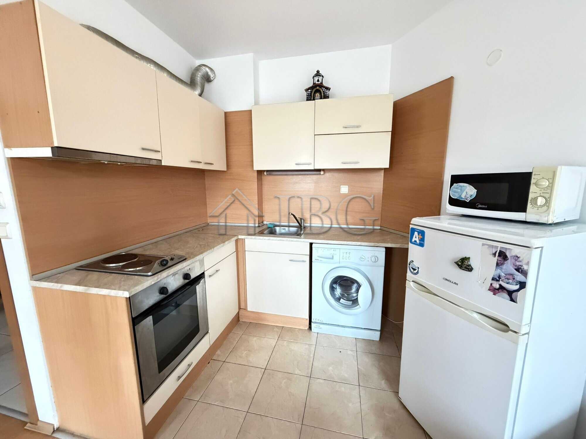 Charming one-bedroom apartment in Yassen, Sunny Beach, just steps from the sea. Modern kitchen and e.