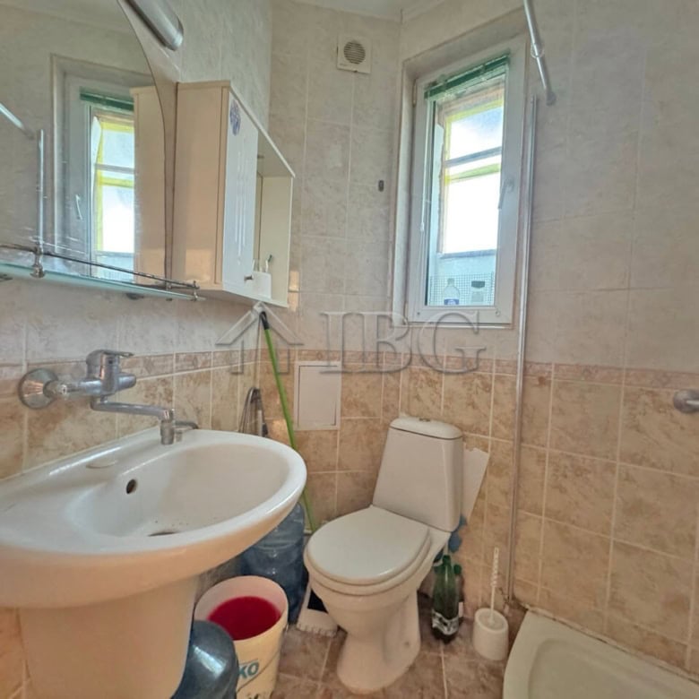 Bright bathroom with sea view in complex Anna Maria, Kosharitsa.