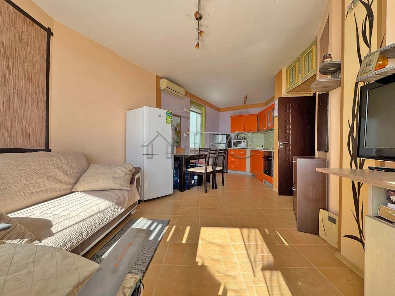 One-bedroom apartment with sea view in complex Anna Maria, Kosharitsa, featuring a living area, kitc.