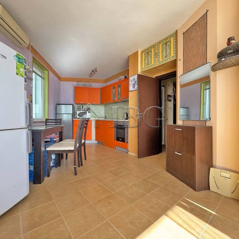 Bright one-bedroom apartment with sea view in Anna Maria complex, Kosharitsa. Modern kitchen and inv.