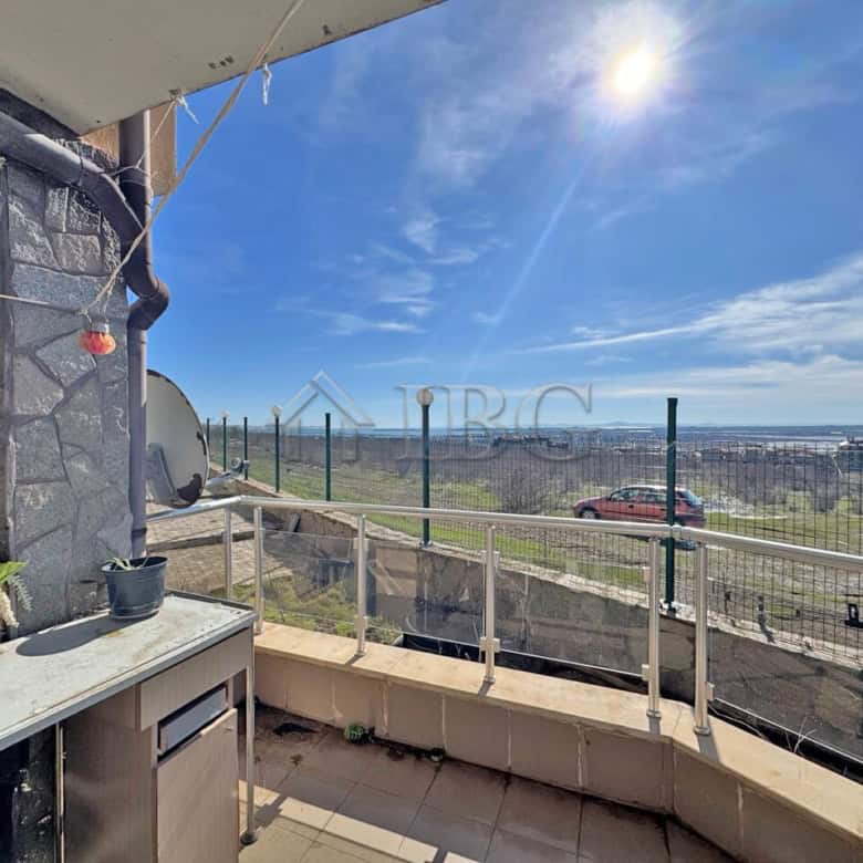 Sea view one-bedroom apartment with balcony in Anna Maria complex, Kosharitsa. Bright, modern, perfe.