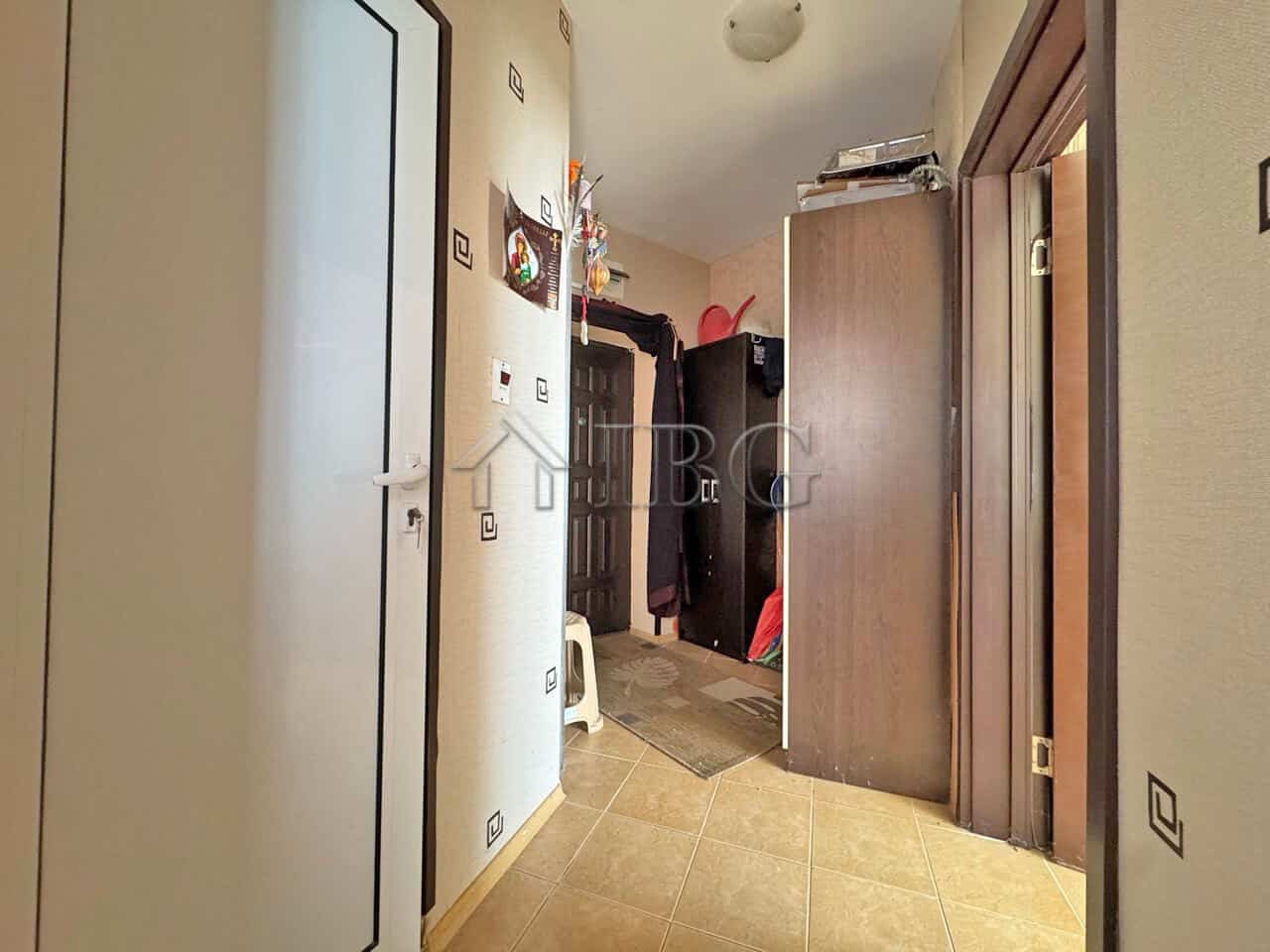 Bright interior of a one-bedroom apartment with sea view in Anna Maria complex, Kosharitsa.