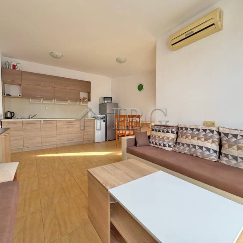 Bright apartment with modern furnishings in Aqua Dreams, Sveti Vlas. Perfect for comfortable seaside.