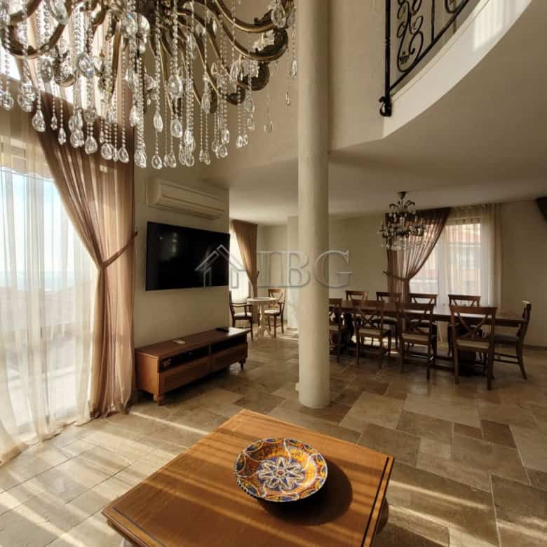 Elegant interior of a three-level maisonette overlooking the sea in Sveti Vlas. Spacious living area.