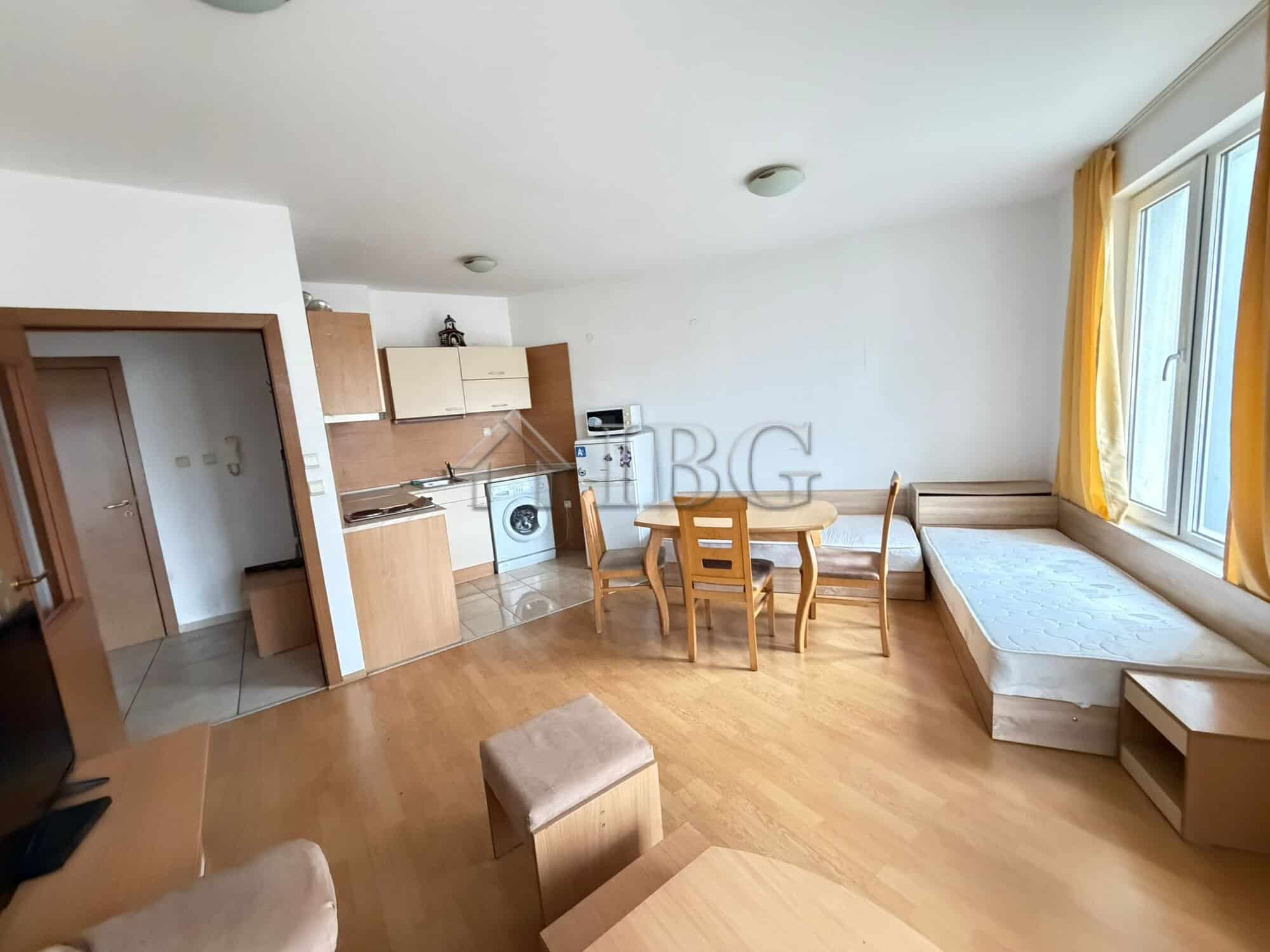Bright 1-bedroom apartment with sea views in Yassen, Sunny Beach, perfect for relaxing holidays.