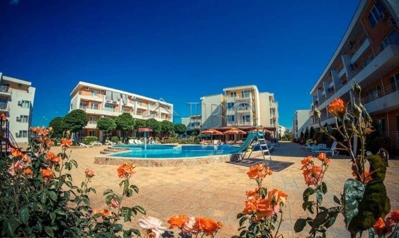 Furnished studio with balcony overlooking park in Nessebar Fort Club, Sunny Beach. Modern amenities.