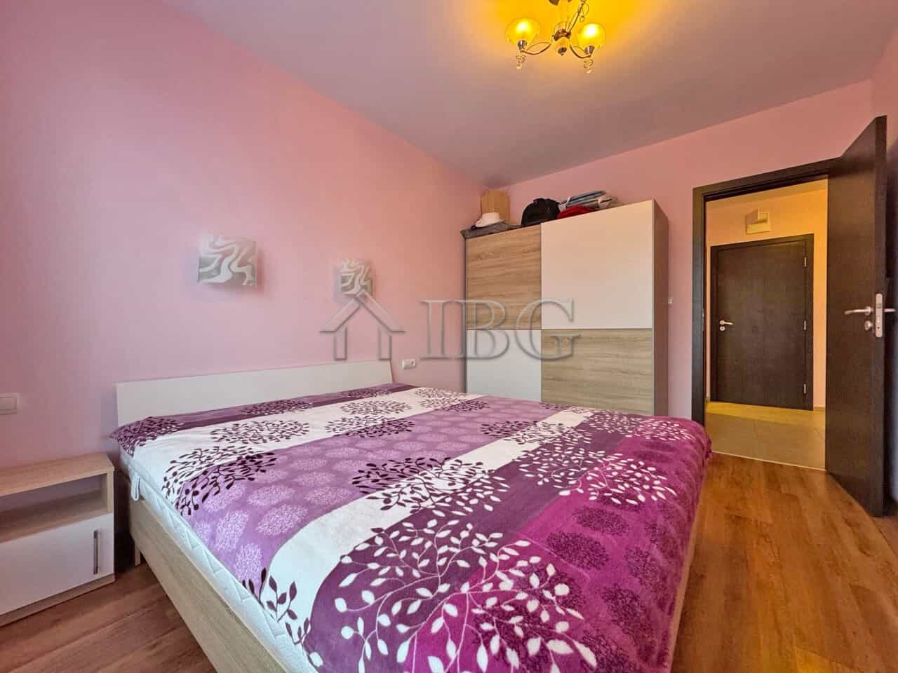 Bright 1-bedroom apartment with pool view in Sunny Beach, perfect for relaxing holidays or investmen.