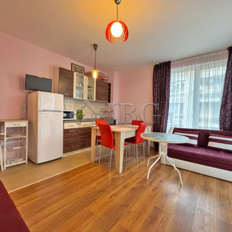 Bright 1-bedroom apartment with pool view in Sunny Beach, perfect for relaxing holidays. Modern furn.