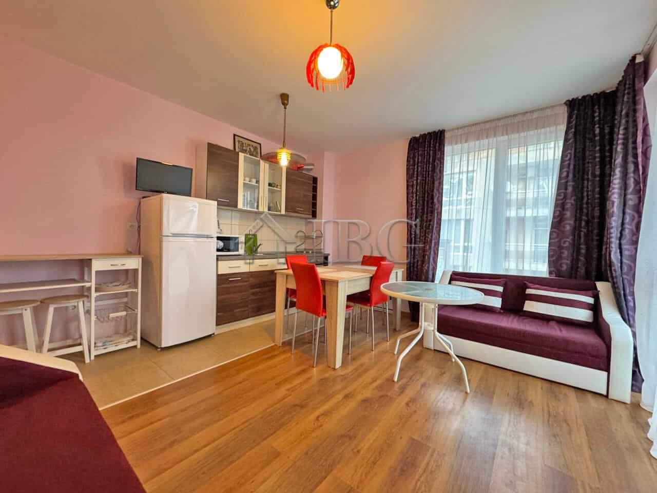 Bright 1-bedroom apartment with pool view in Sunny Beach, perfect for relaxing holidays. Modern furn.