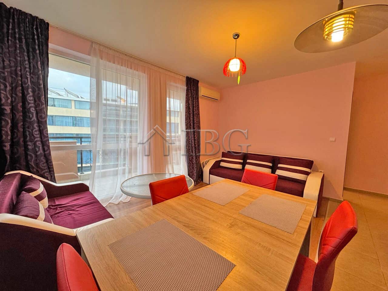Bright 1-bedroom apartment overlooking the pool in Sunny Beach.