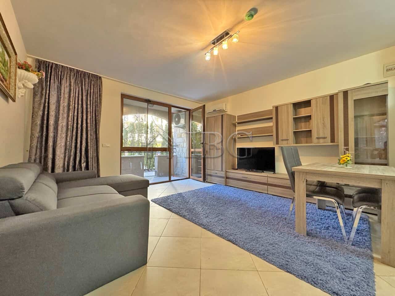 Bright 1-bedroom apartment with modern furnishings at Cascadas Family Resort, Sunny Beach. Perfect f.