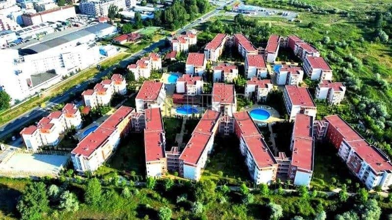 Bright furnished studio with balcony and park view in Nessebar Fort Club, Sunny Beach.