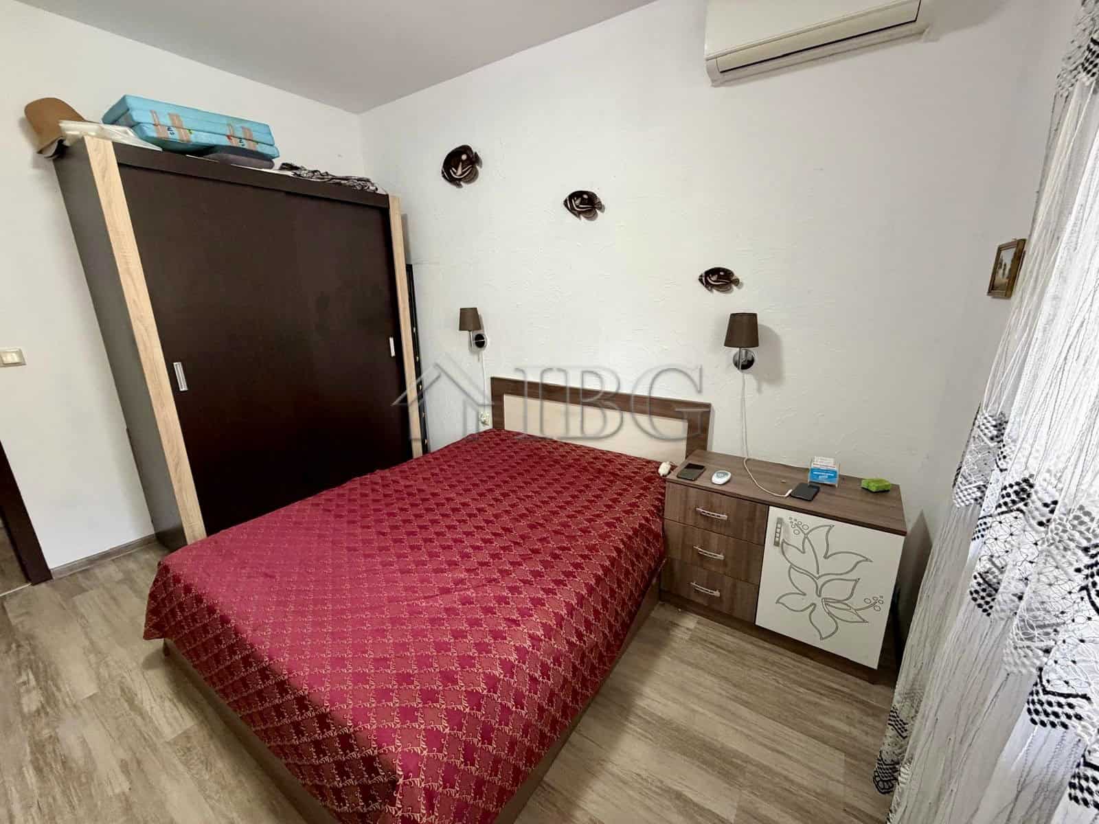 Cozy furnished one-bedroom apartment in Sveti Vlas near the sea.