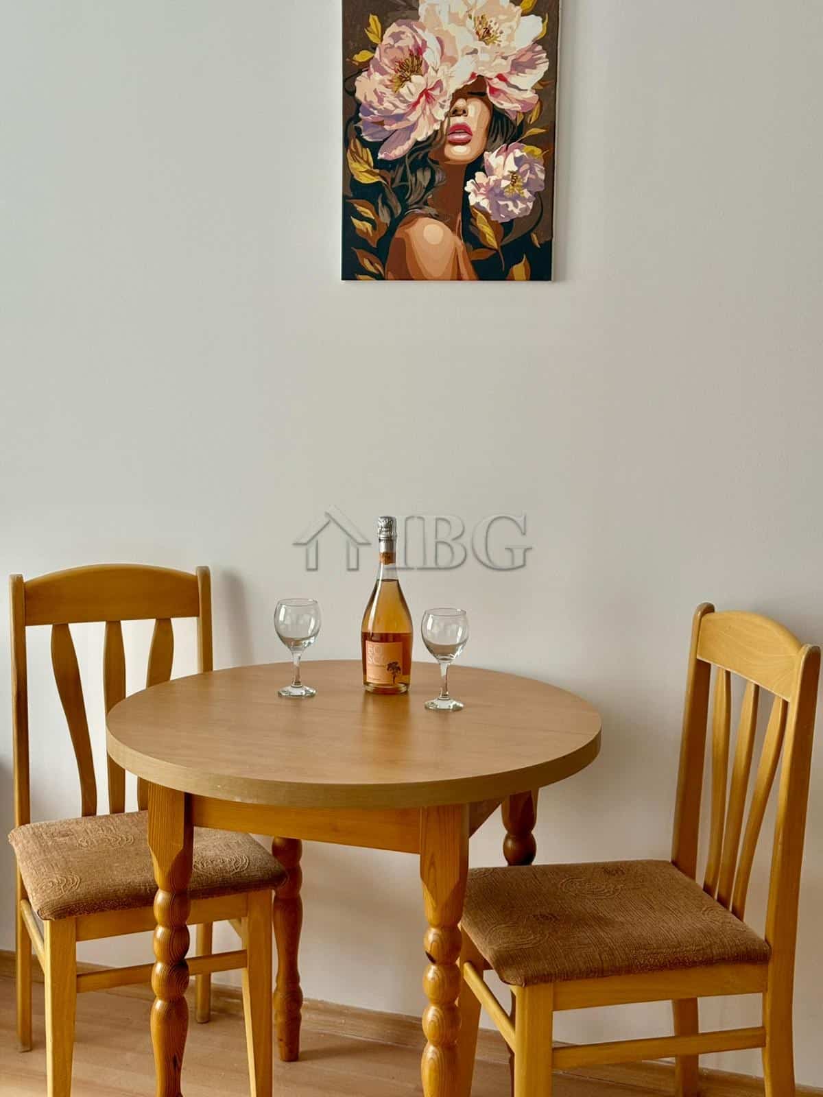 Cozy furnished studio with pool view for sale in Sunny Day 3, Sunny Beach. Perfect for relaxing holi.