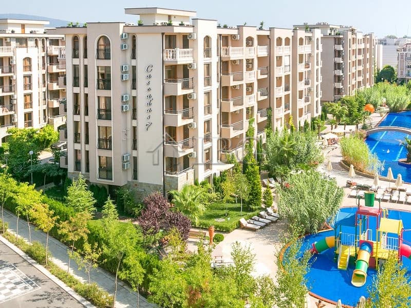 Spacious 1-bedroom apartment in Cascadas Family Resort, Sunny Beach, with modern furnishings and acc.