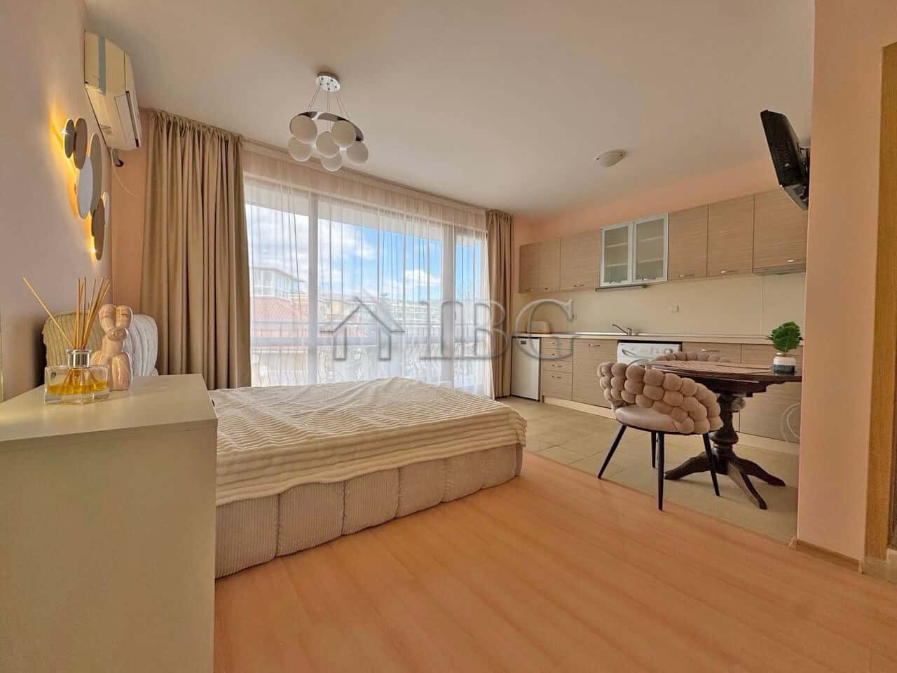 Bright studio apartment with balcony in Diamond Bay, Sunny Beach, offering sea views and modern amen.
