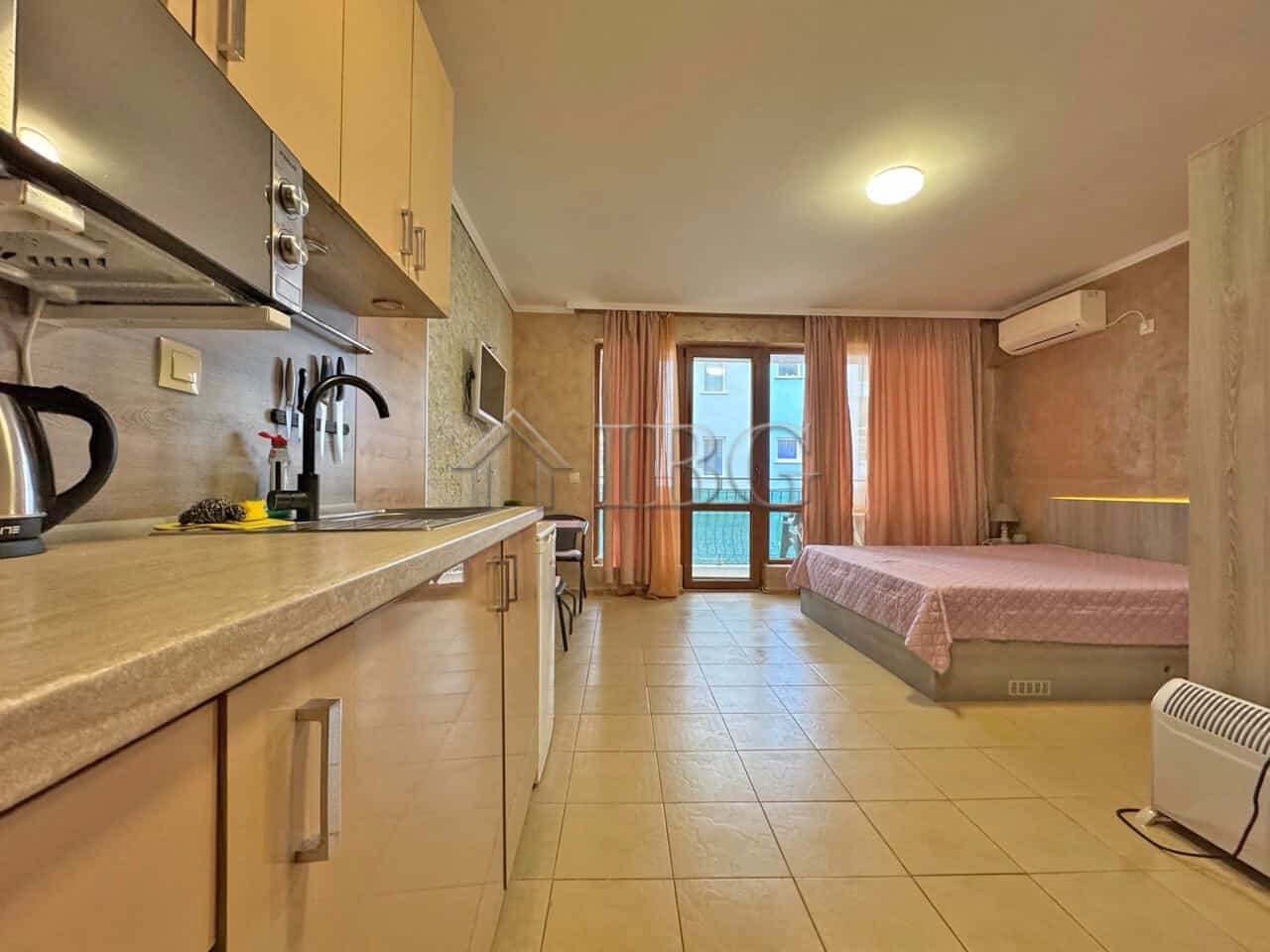 Studio Apartment in Diamond Bay, Sunny Beach.