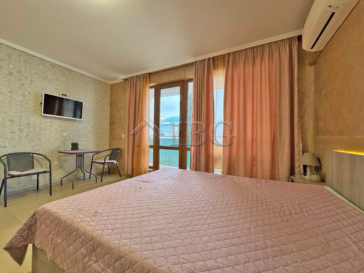 Cozy studio apartment with sea views in Diamond Bay, Sunny Beach, perfect for holiday rentals or per.