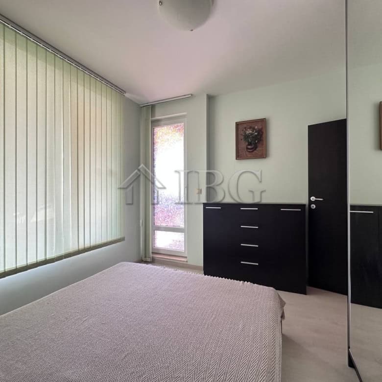 Bright 1-bedroom apartment with modern furnishings in Ravda residential building.