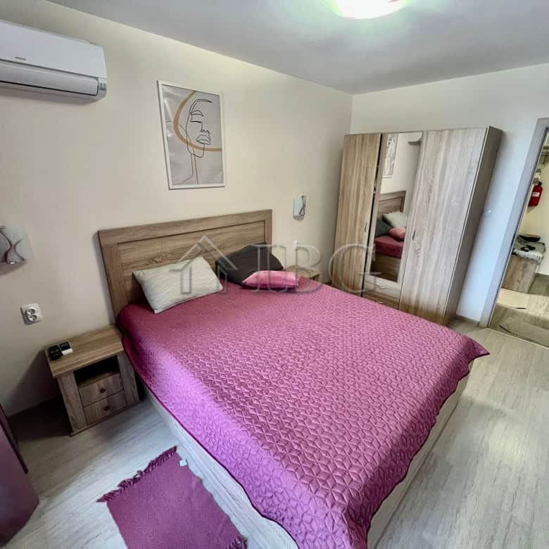 Comfortable 1-bedroom apartment featuring a sea view, modern furnishings, and a relaxing atmosphere.
