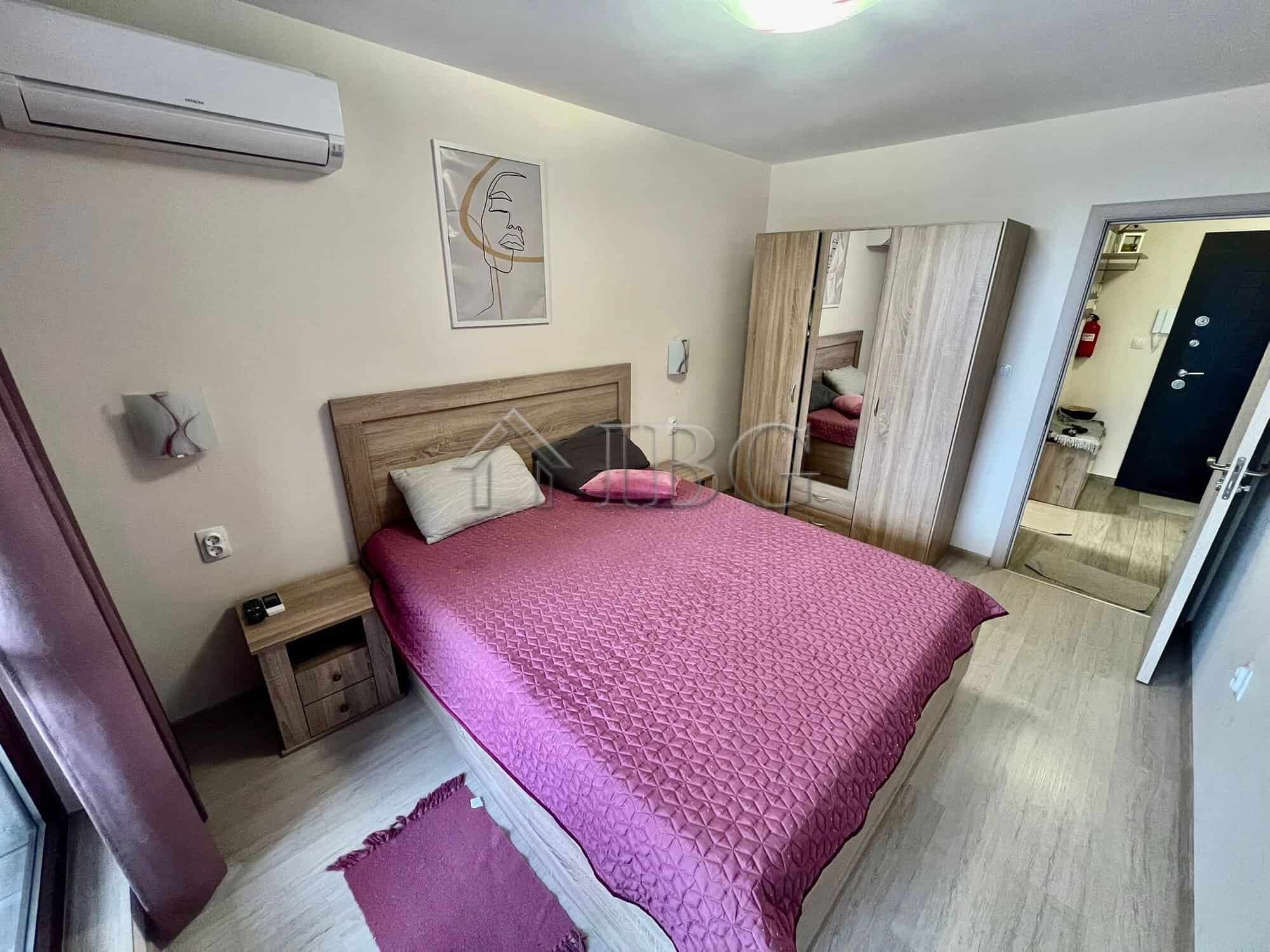 Comfortable 1-bedroom apartment featuring a sea view, modern furnishings, and a relaxing atmosphere.