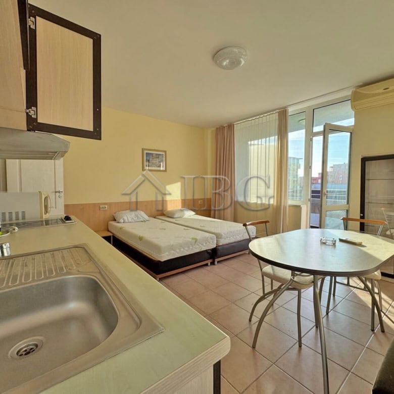 Bright apartment with modern kitchen and spacious living area in Sunny Beach. Perfect for comfortabl.