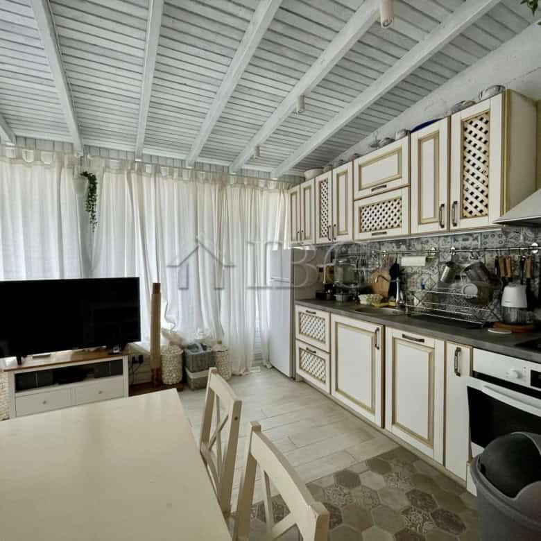 Bright kitchen in a 154 sq. m. apartment with 3 bedrooms and yard in Sun Gate, Sunny Beach.