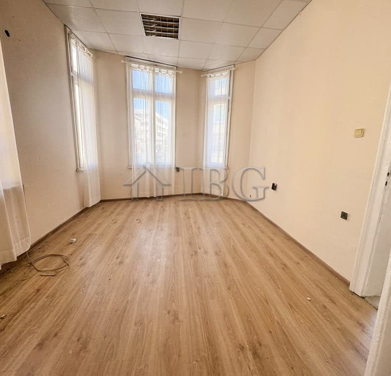Office for Rent in the Center of Ruse – Aristocratic Building.