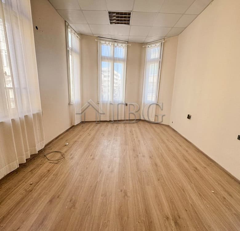 Office for Rent in the Center of Ruse – Aristocratic Building.