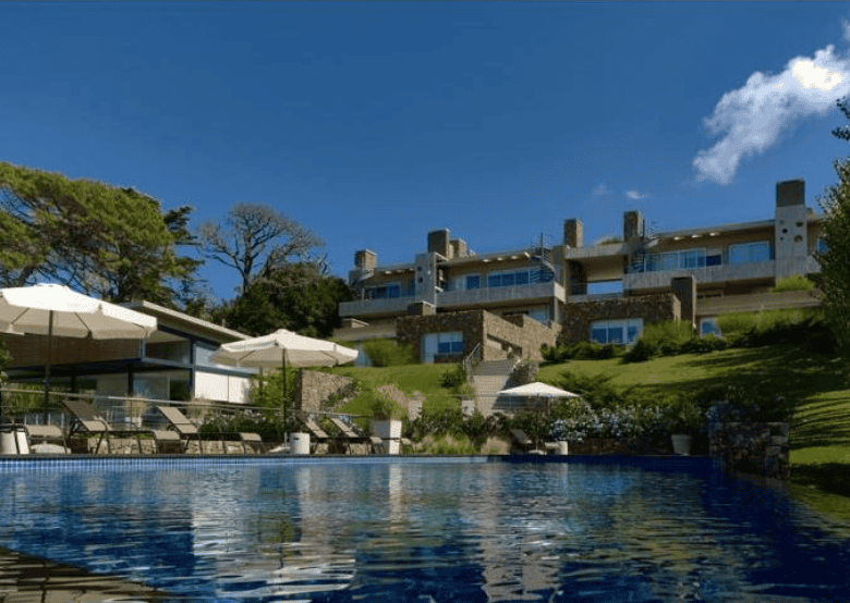 Apartment for Sale in P. Ballena Maldonado with pool and scenic views.