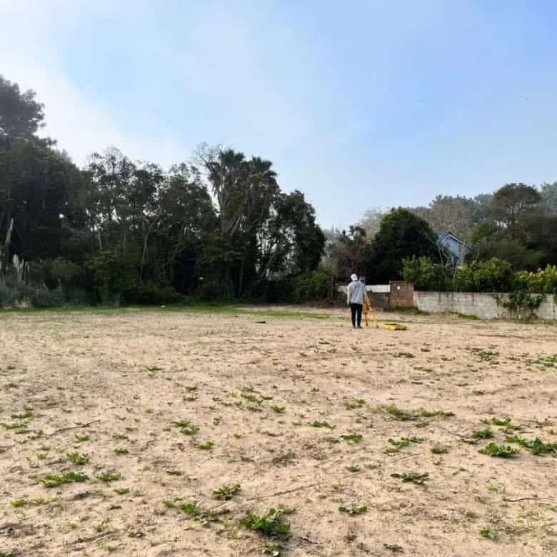 Building lot for sale near Punta del Este golf course in Maldonado. Ideal for constructing your drea.