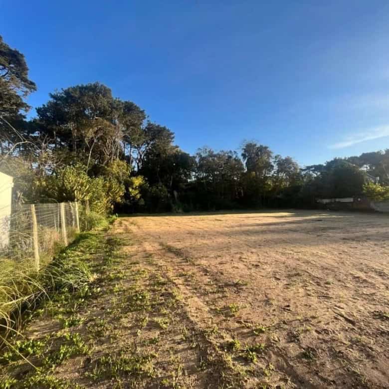 Building lot for sale in Punta del Este golf course community, ideal for luxury home construction in.