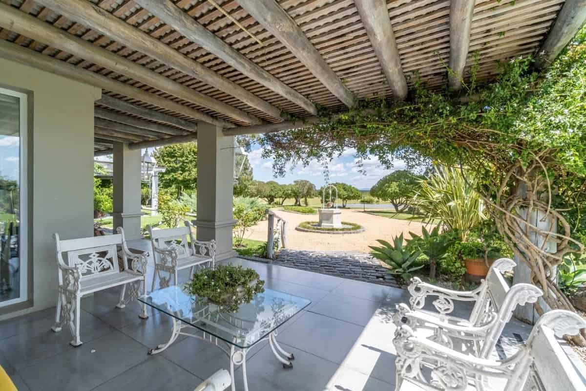 Country house terrace with garden view in Punta Ballena, Maldonado.