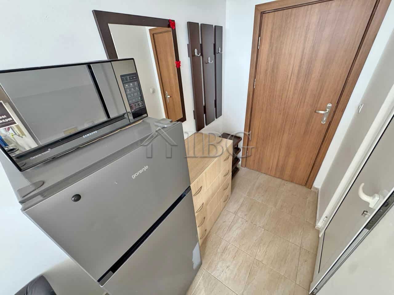 Spacious entrance with modern appliances in Gerber Residence 3, Sunny Beach.