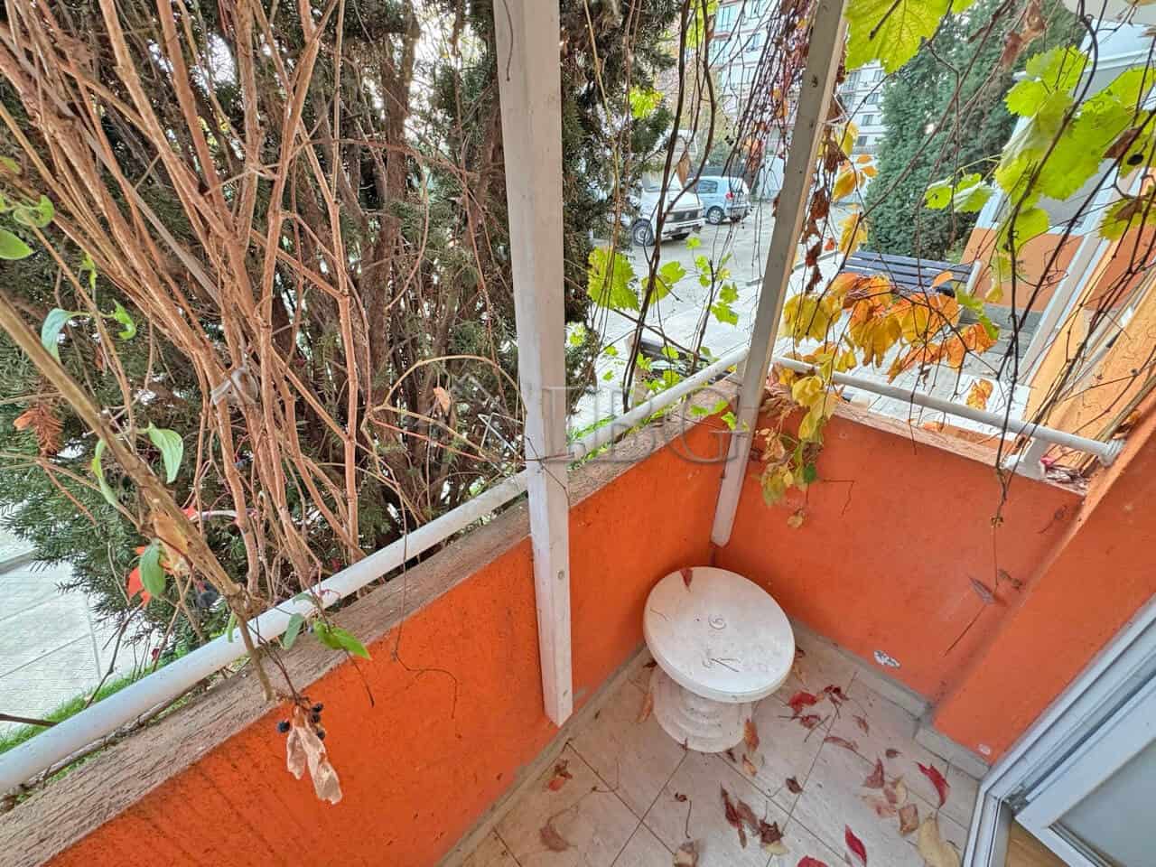 Cozy ground-floor studio with balcony in Gerber Residence 2, Sunny Beach, featuring outdoor space an.