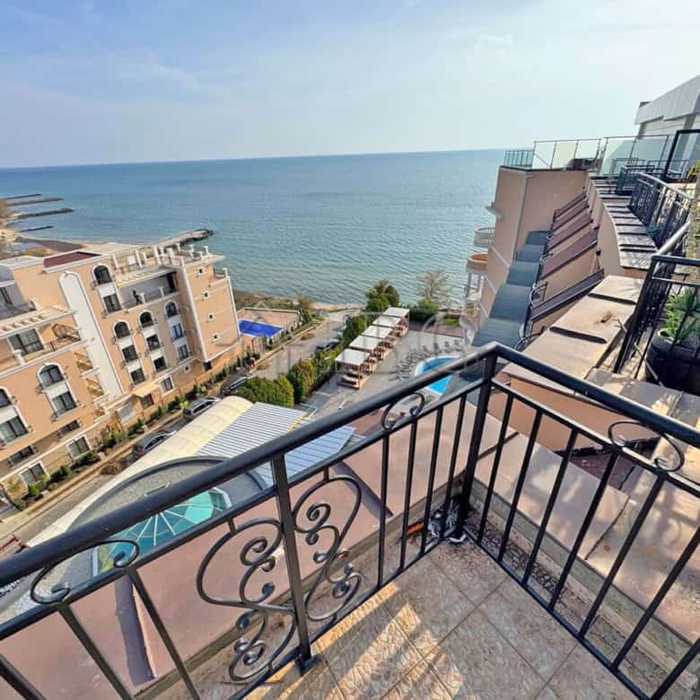 Spacious 1-bedroom apartment overlooking the beach and ocean at Grand Hotel Sveti Vlas. Perfect for.