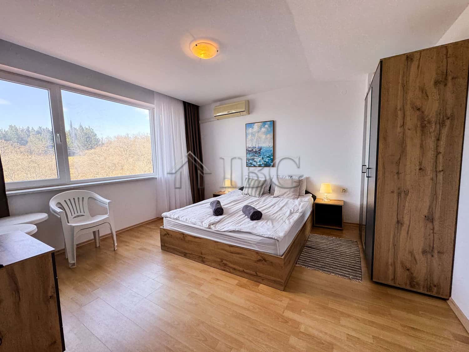 Bright apartment with sea views, 2 bedrooms, 2 bathrooms, modern furnishings, and a spacious balcony.