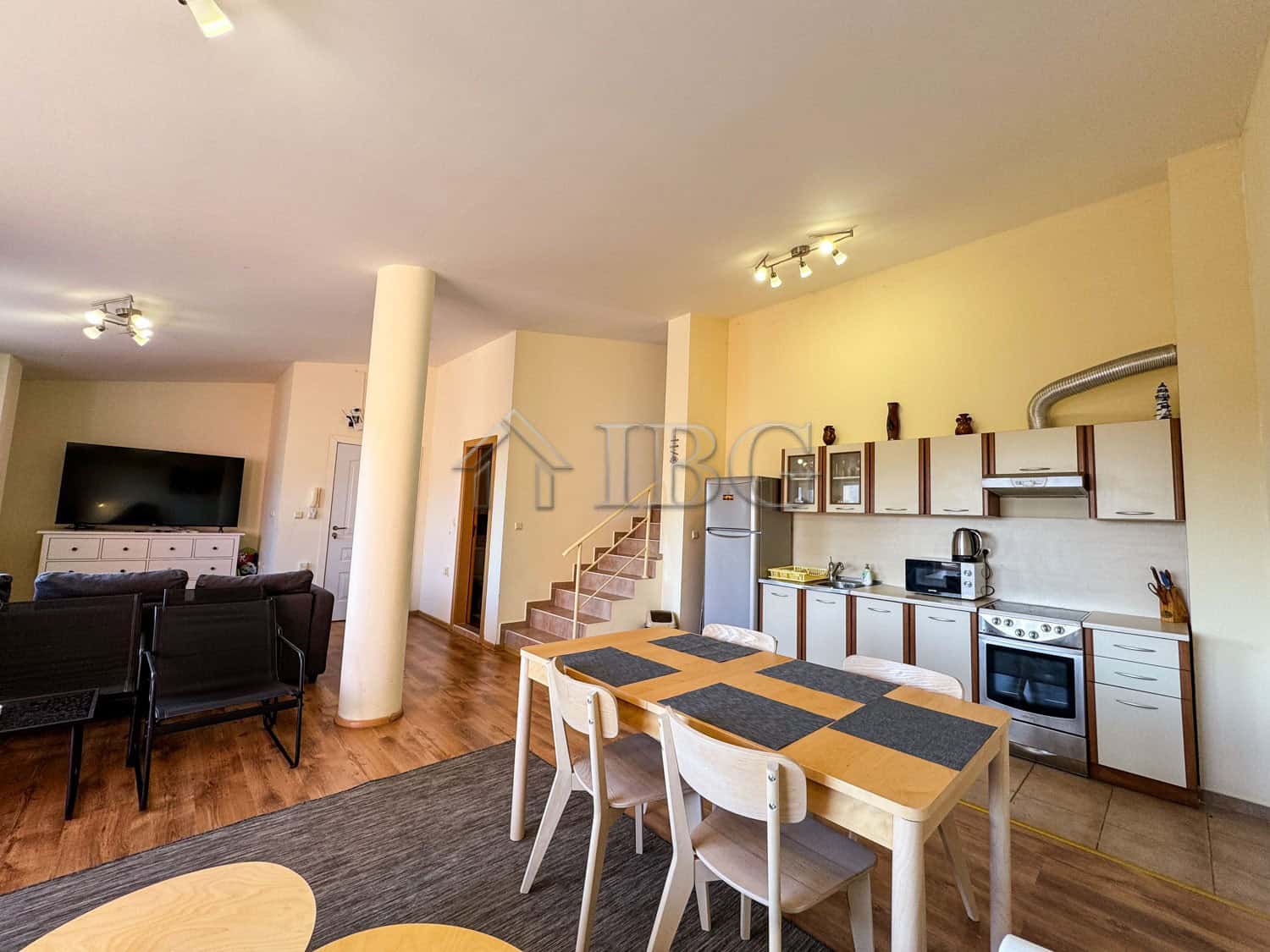 Stylish apartment featuring 2 bedrooms, 2 bathrooms, and a scenic sea view in Green Fort, Sunny Beac.