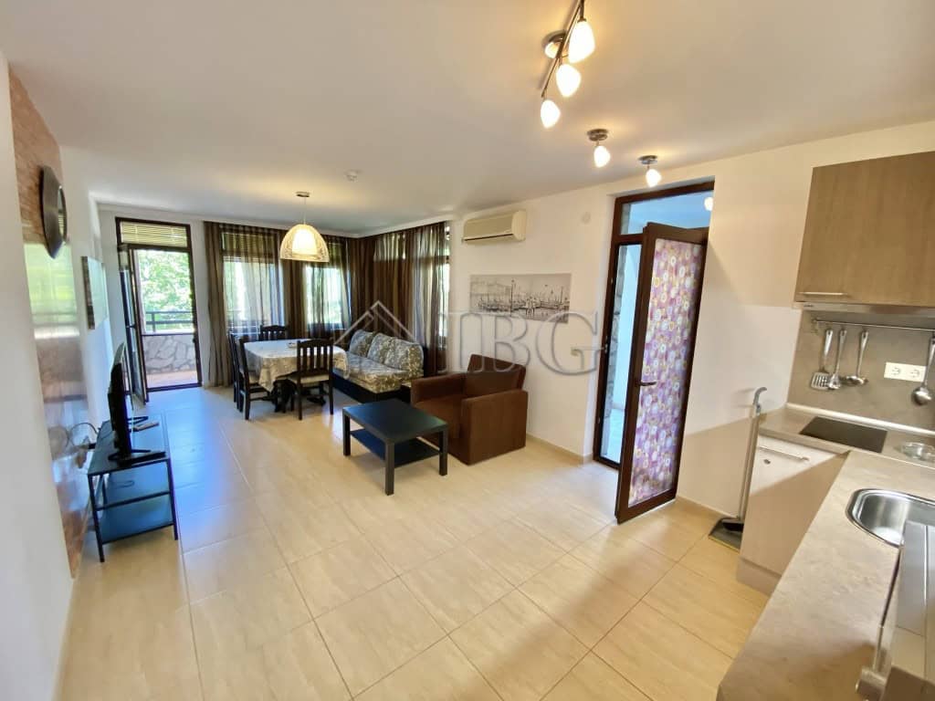 Bright apartment with 2 bedrooms, 1.5 bathrooms, and a large 17 sq. m. terrace in Sveti Vlas. Perfec.