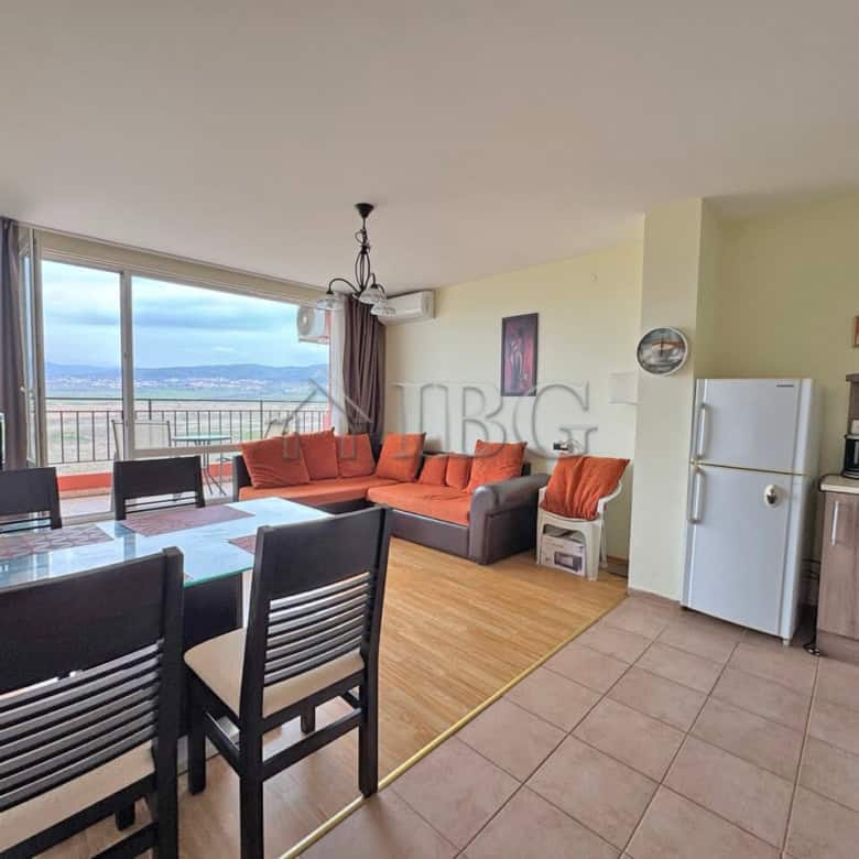 Furnished 1-bedroom apartment with sea views at Holiday Fort Golf Club, Sunny Beach. Perfect for hol.