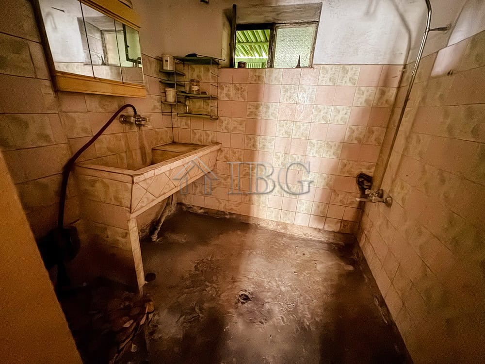 Solid 3-Bedroom House for Sale with Large Garden – Shtraklevo Village, Ruse Area.