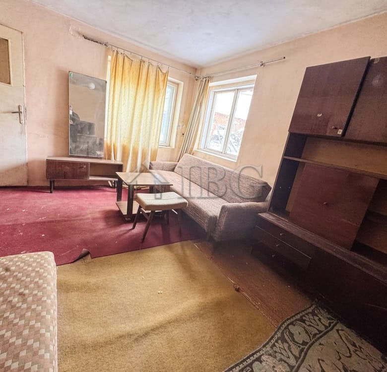 Spacious 3-bedroom house for sale with large garden in Shtraklevo Village, Ruse Area, ideal for fami.