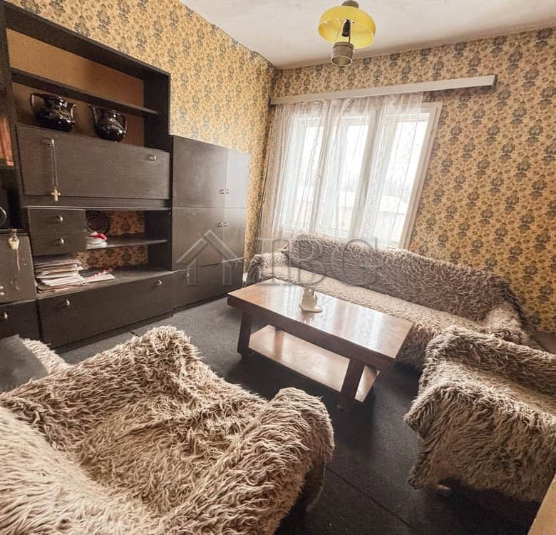 Solid 3-bedroom house with large garden for sale in Shtraklevo Village, Ruse area. Perfect family ho.