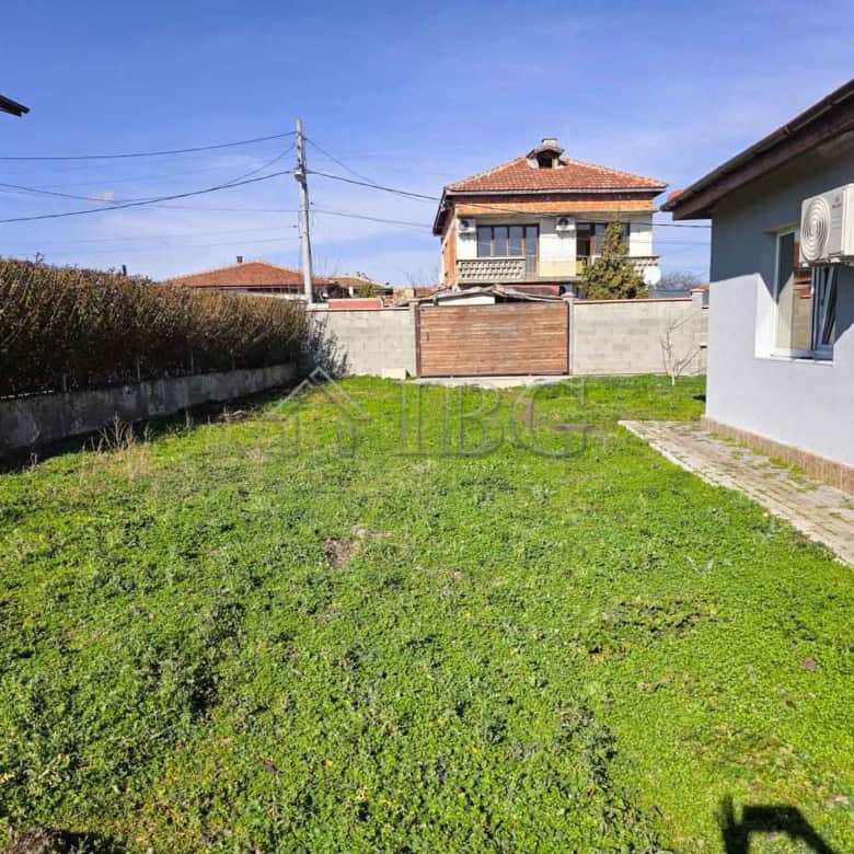 Spacious garden of 800 sq.m. surrounds this detached house, located just 7 km from Sunny Beach, idea.