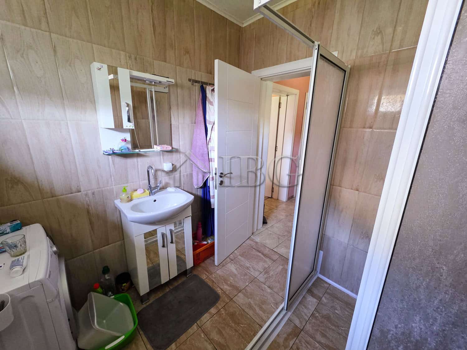 Small bathroom in a detached house with garden, close to Sunny Beach.