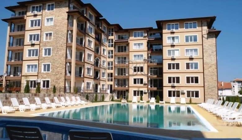 Apartment with sea views in Ravda Lifestyle 3, featuring a pool and modern amenities. Perfect for se.