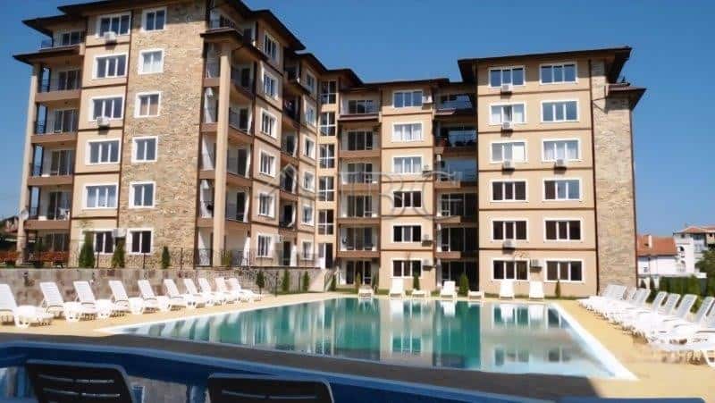 Apartment with sea views in Ravda Lifestyle 3, featuring a pool and modern amenities. Perfect for se.