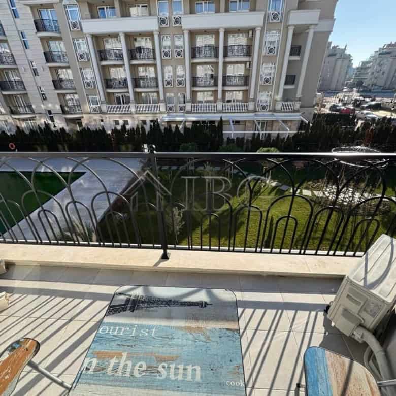 Bright apartment with balcony overlooking the complex in Sunny Beach. Perfect for relaxation and enj.