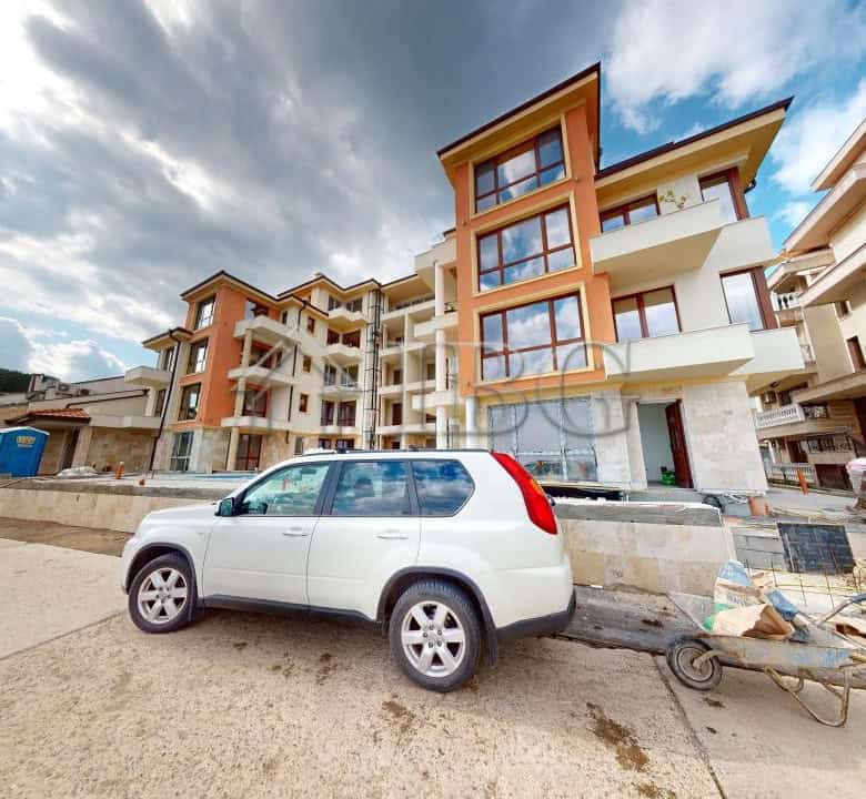 Modern 1-bedroom apartment with sea view in Villa Metara, Ravda, Bulgaria.