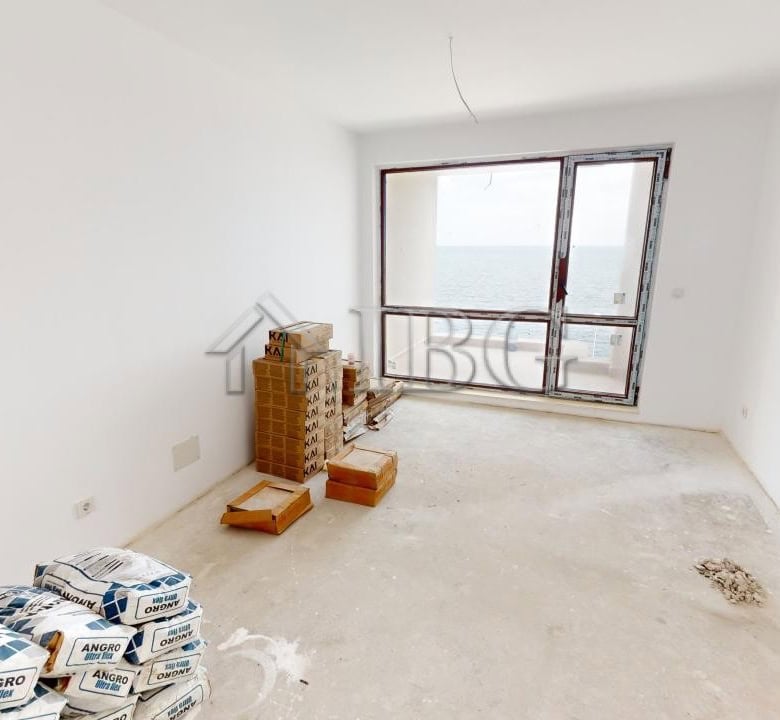 Bright, unfurnished 1-bedroom apartment with sea view in Villa Metara, Ravda.